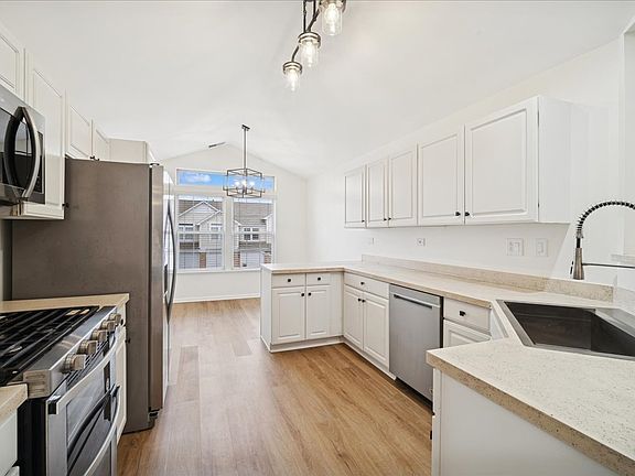 2nd image of 1153 Hawthorne Ln #1153
