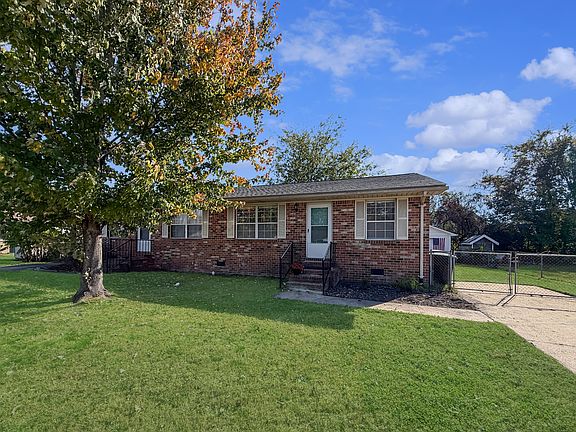 2nd image of 5505 Thompkins Ct #B