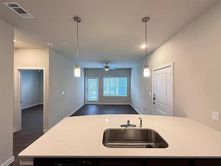 2102 Antoine Dr #A13313 — Photo 4