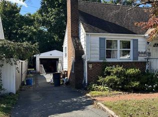 9-02 Mansfield Dr, Fair Lawn, NJ 07410