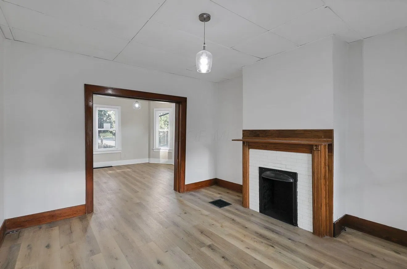 3 bed, 1140 sqft, $1,700 — Photo 2