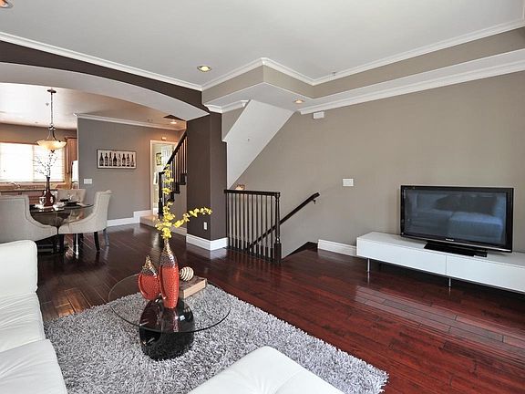 3rd image of 712 Paula Ct
