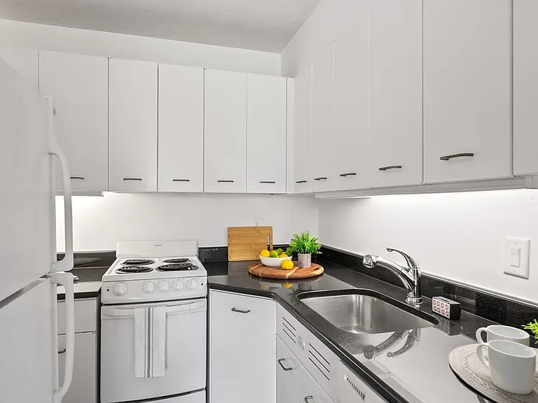 29 Concord Ave #705 — Photo 8
