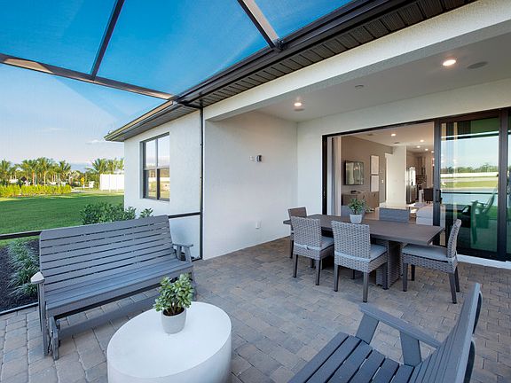 Covered and screened- in lanai