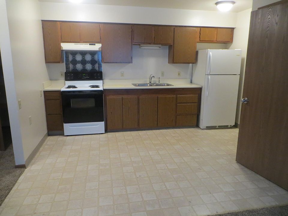 2nd image of 1051 Sherman St APT 3
