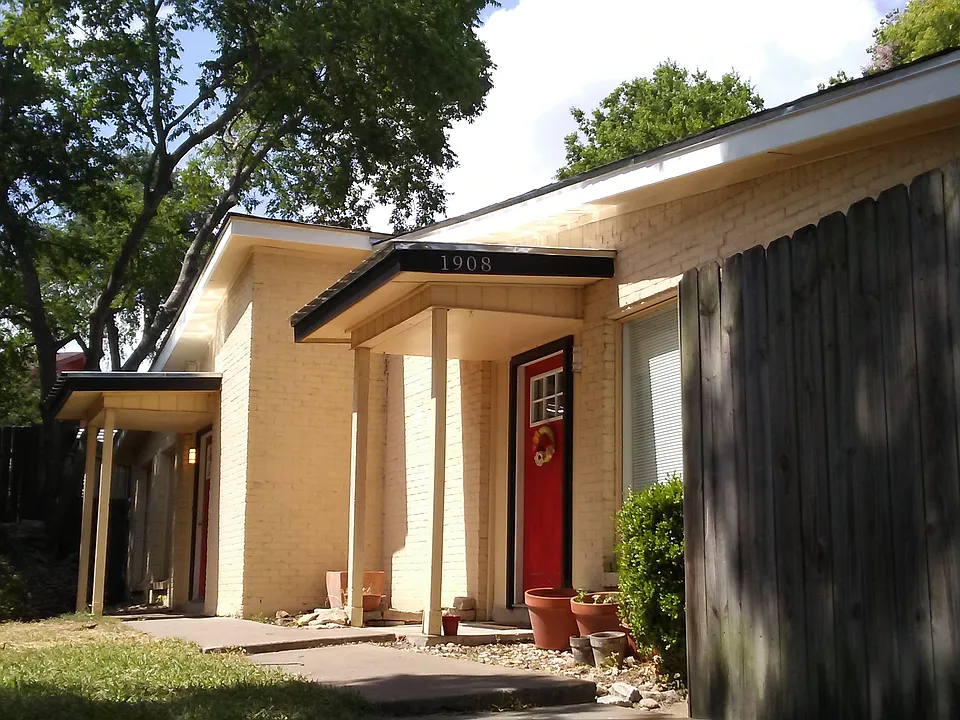 1908 Valley Hill Cir
