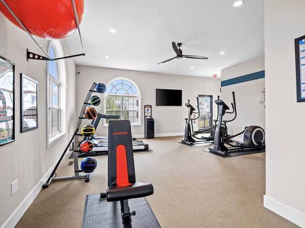 645 Travis Way #547E