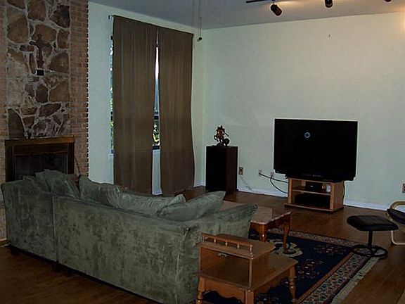 5th image of 1241 Donna Dr
