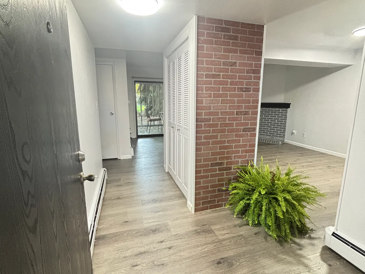 3 bed, 1300 sqft, $2,000 — Photo 4