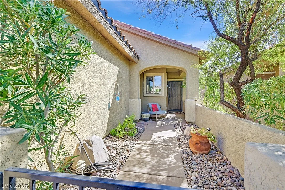 2 bed, 2.0 bath, 1157 sqft, $1,795 — Photo 2