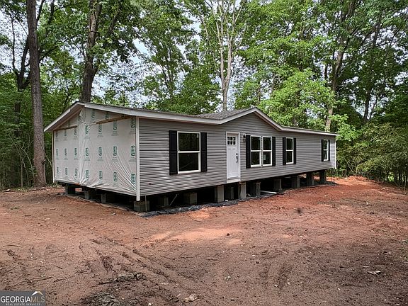 5th image of 1018 Neal Rd