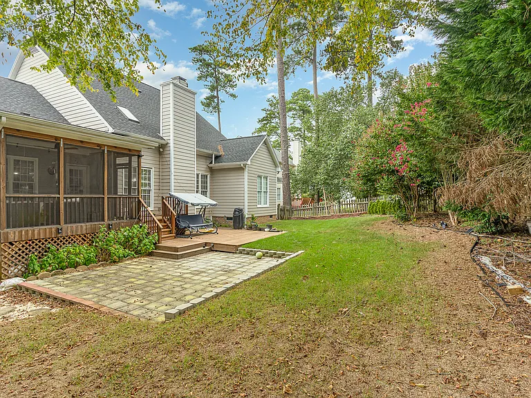 203 Brook Creek Dr — Photo 28