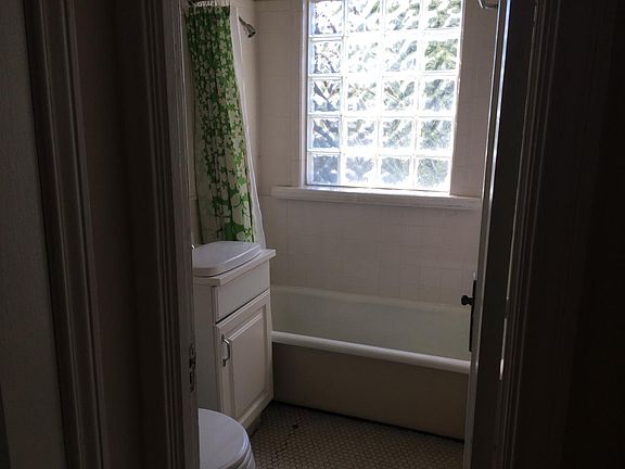 5th image of 1329 E 17th St APT 3