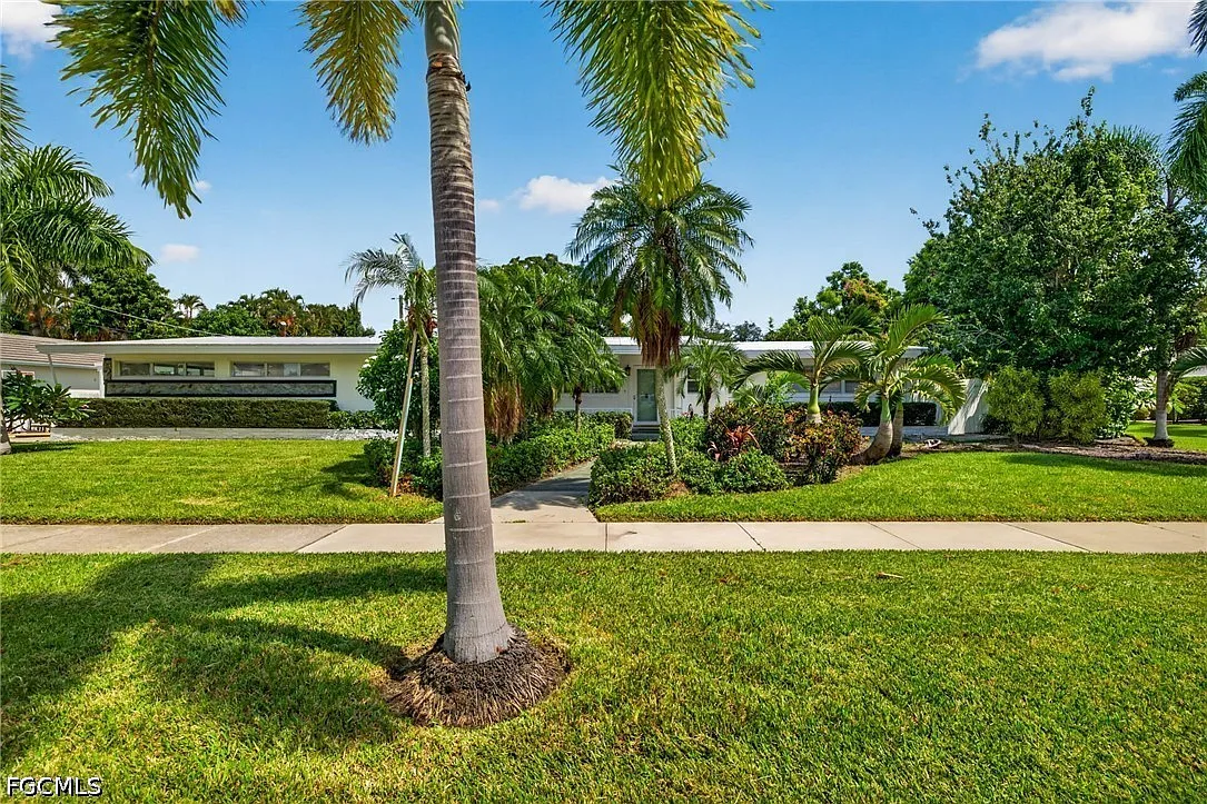 4 bed, 3.0 bath, 2726 sqft, $12,500 — Photo 3