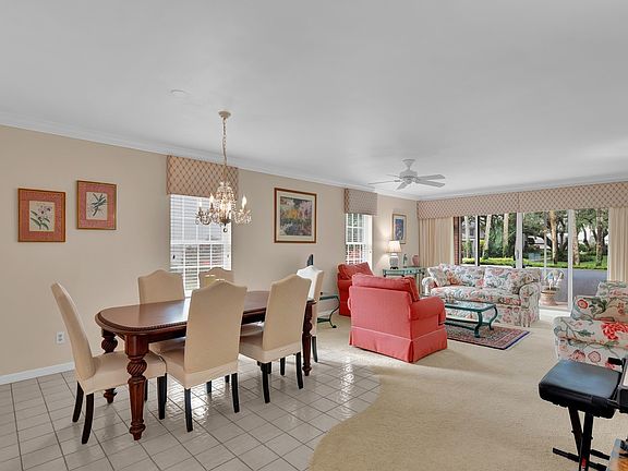 3rd image of 131 E Park Shores Cir APT 15E