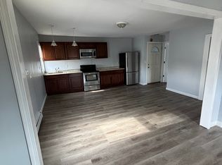 560 Douglas Ave #3F, Providence, RI 02904