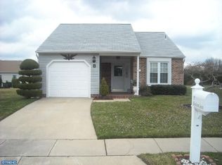 8 Hamilton Ct, Mount Laurel, NJ 08054