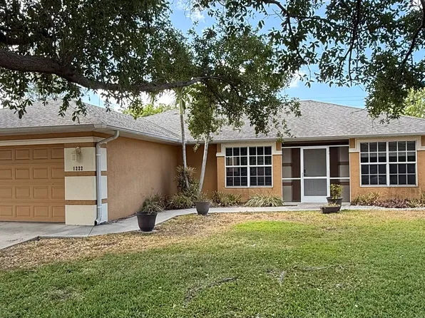 1222 S Alhambra Cir, Naples, FL 34103