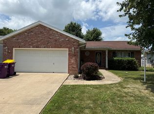 619 Bayfield Ct, Moro, IL 62067