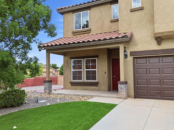 3rd image of 322 Tierra Rosa Pl NE