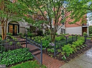 12072 Chancery Station Cir, Reston, VA 20190