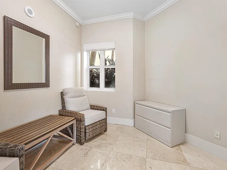 2640 Lake Shore Dr #107 — Photo 11