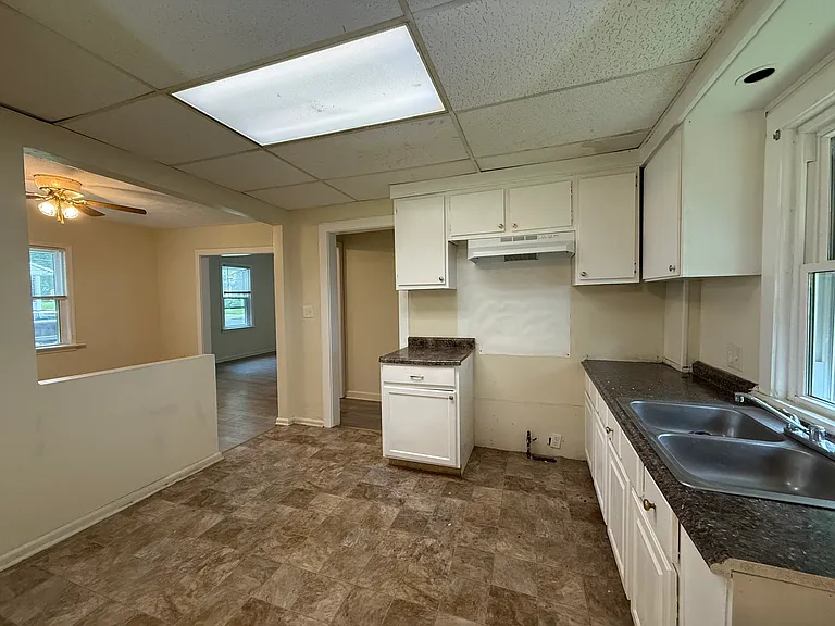 404 Noah Ave — Photo 10
