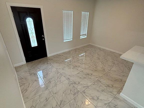 3rd image of 43918 Red Valley Ave