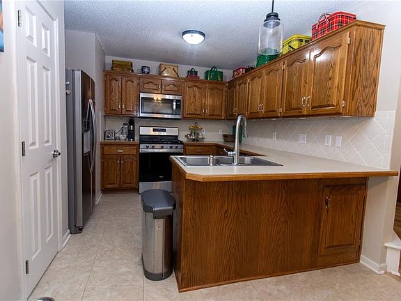 5th image of 15668 Meadow Ct