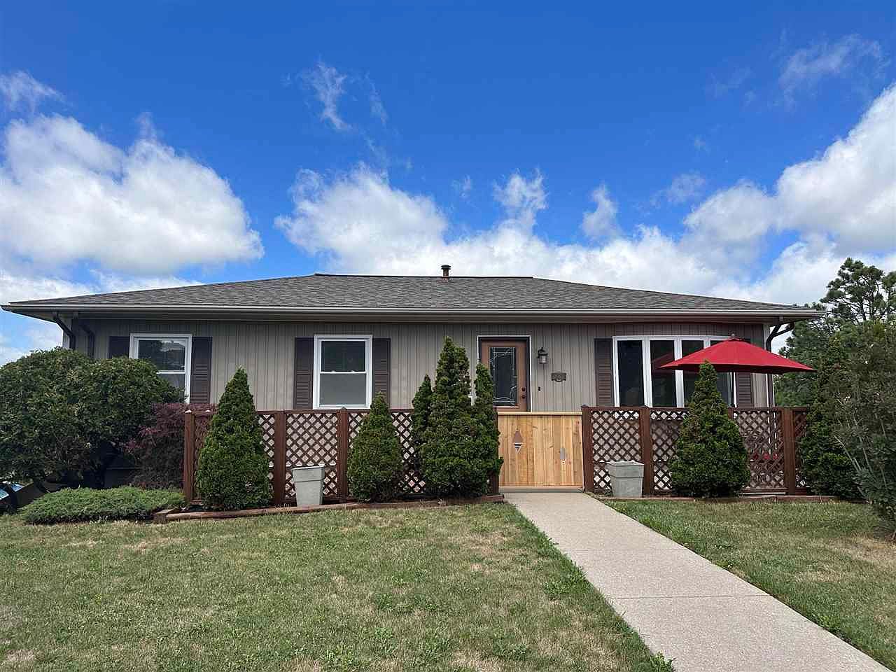 1061 20th Ave, Coralville, IA 52241 MLS 202304914 Zillow