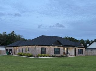 1118 Sugarmill Cir, Axis, AL 36505