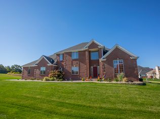 210 Savannah Ridge Dr, Poplar Grove, IL 61065