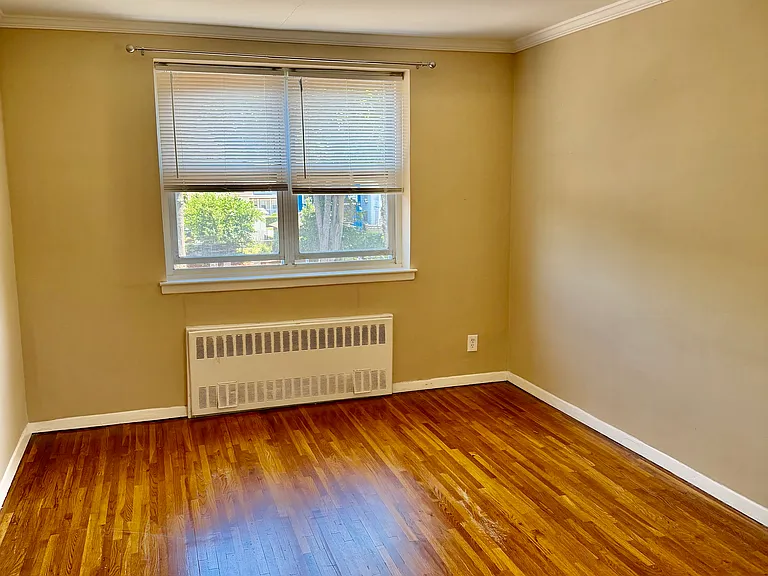 69 Croton Ave #3J — Photo 6