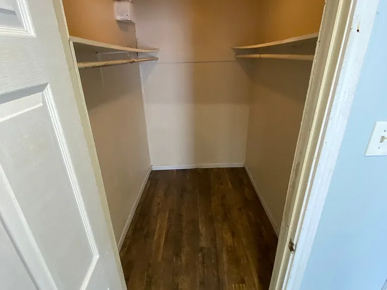 216 W Avenue C — Photo 11