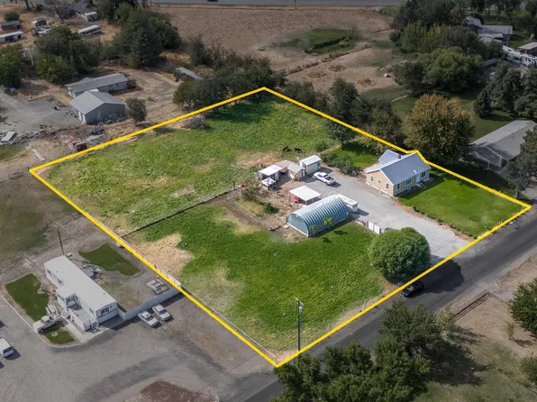 226605 E Game Farm Rd, Kennewick, WA 99337