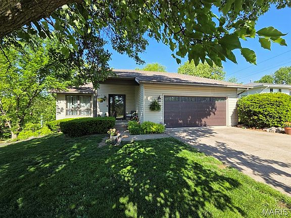 5th image of 403 Constantz Dr