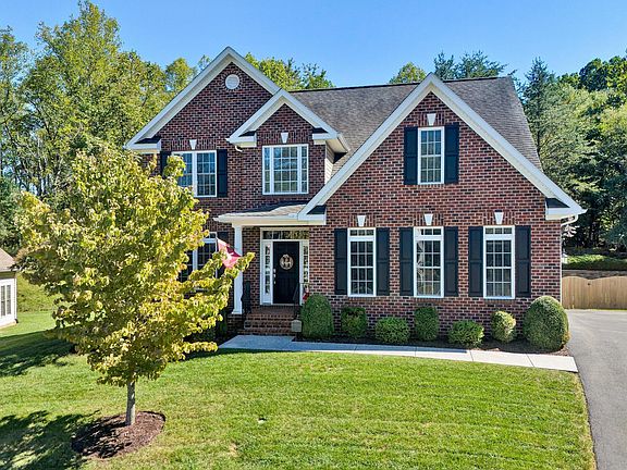 3rd image of 5869 Monet Dr