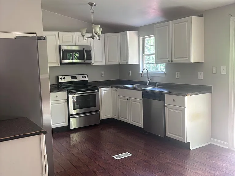 522 Brighton Pl — Photo 4