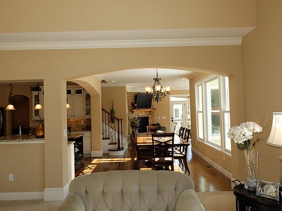 4th image of 322 Buena Vista Dr