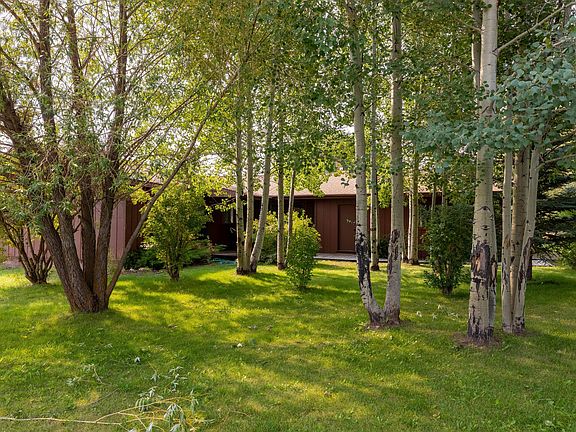 2nd image of 2405 Grand Teton Cir