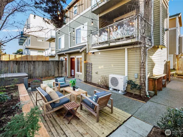 734 N 92nd Street #A, Seattle, WA 98103