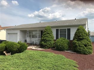 18 Garrett Rd, Toms River, NJ 08757