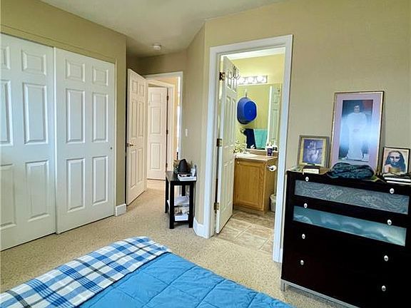 4th image of 497 Cove Blvd Unit 1F