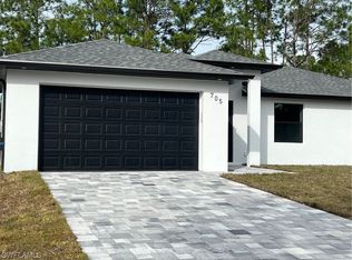705 E 11th St, Lehigh Acres, FL 33972