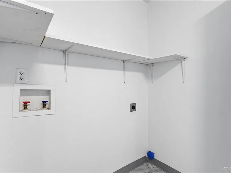 109 Ash St #C — Photo 8