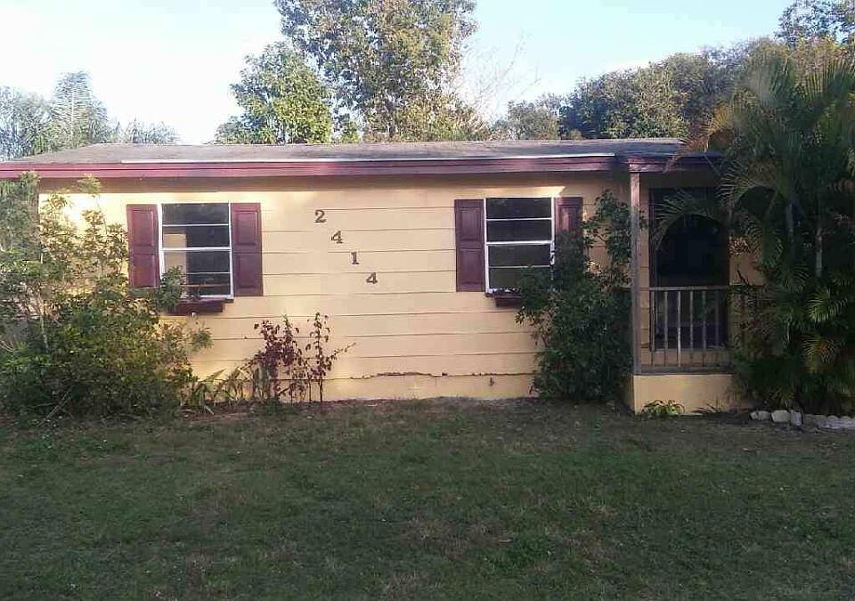 2nd image of 2414 Greenway Dr