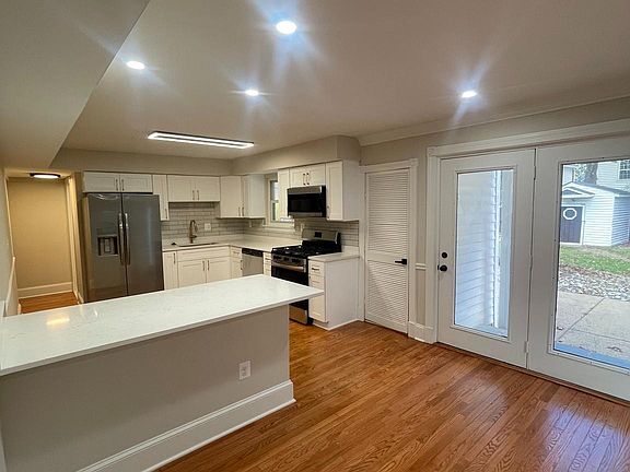 4th image of 310 Missouri Ave