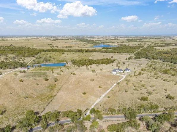 781 Alsdorf Rd, Ennis, TX 75119