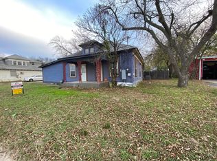 1128 E Henderson St, Cleburne, TX 76031