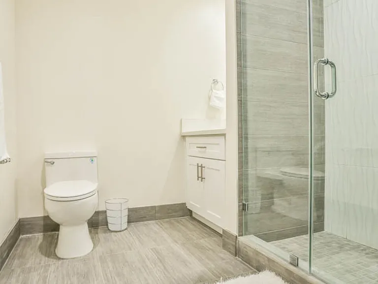 1424 S Bentley Ave #101 — Photo 8